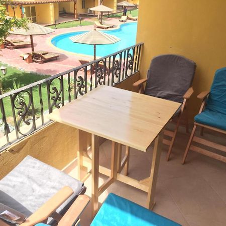 Pool View Apartment At British Resort - Unit 02 Gurdaka Kültér fotó