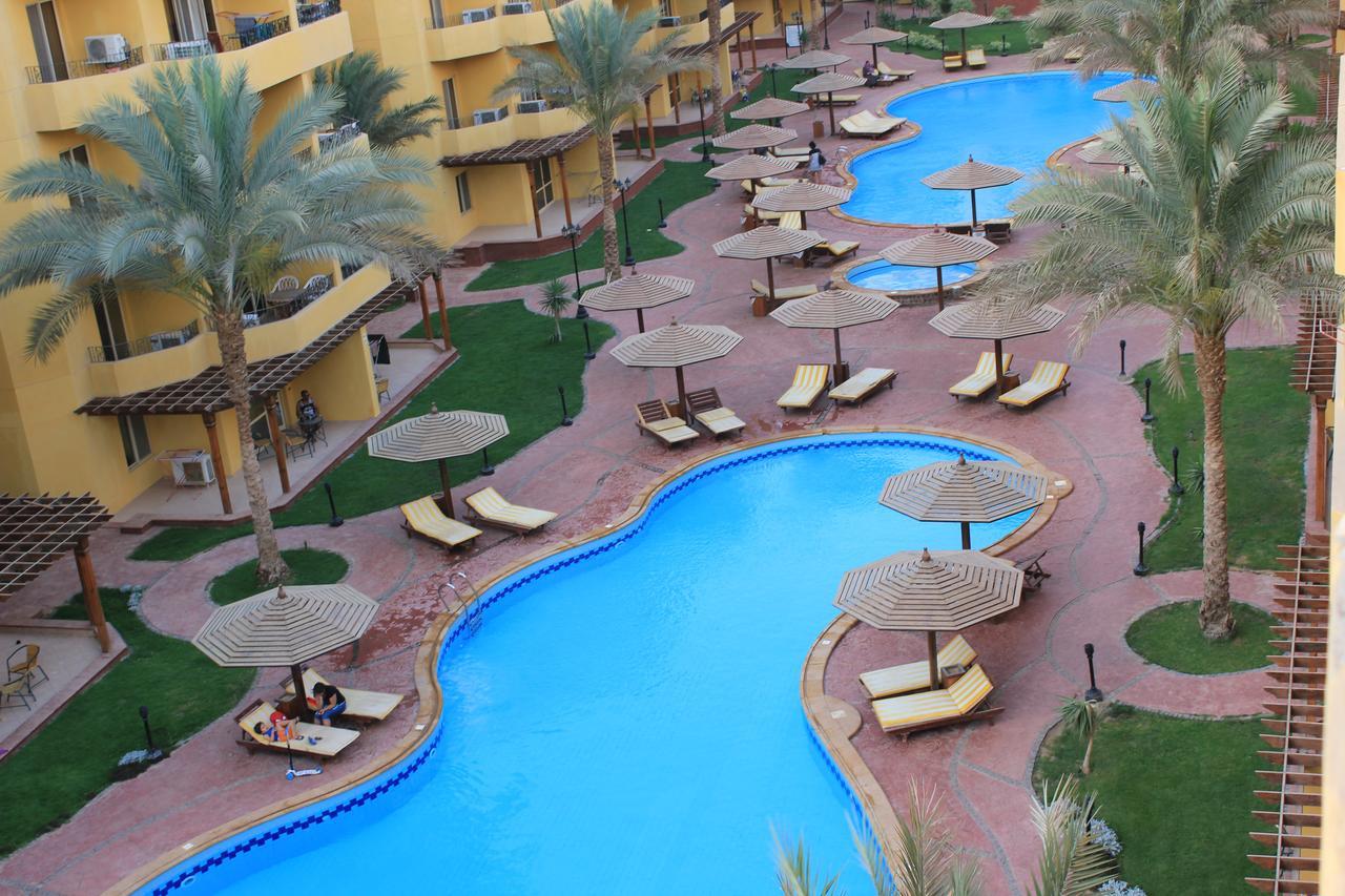 Pool View Apartment At British Resort - Unit 02 Gurdaka Kültér fotó
