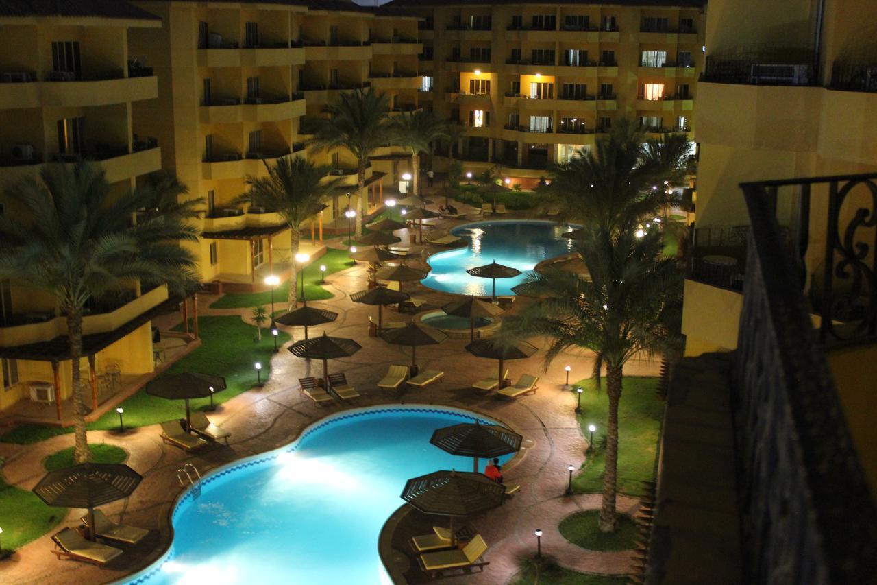 Pool View Apartment At British Resort - Unit 02 Gurdaka Kültér fotó