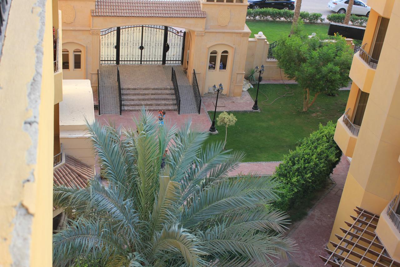 Pool View Apartment At British Resort - Unit 02 Gurdaka Kültér fotó